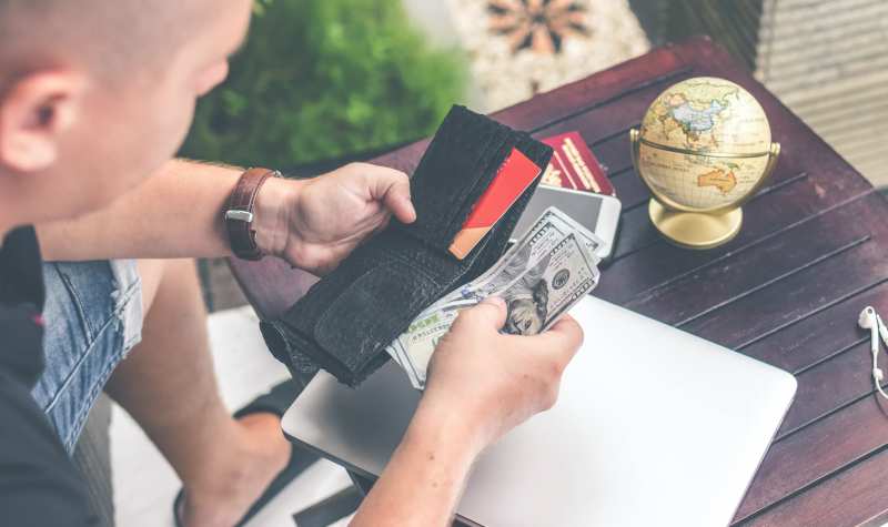 Kredyt gotówkowy z poręczycielem czy i o ile można spóźnić się ze splata raty
